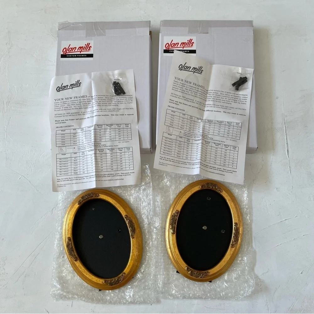 VTG Olan Mills Gold Oval Desk Picture Frames Set Of 2 for Picture Size 5x7 RARE